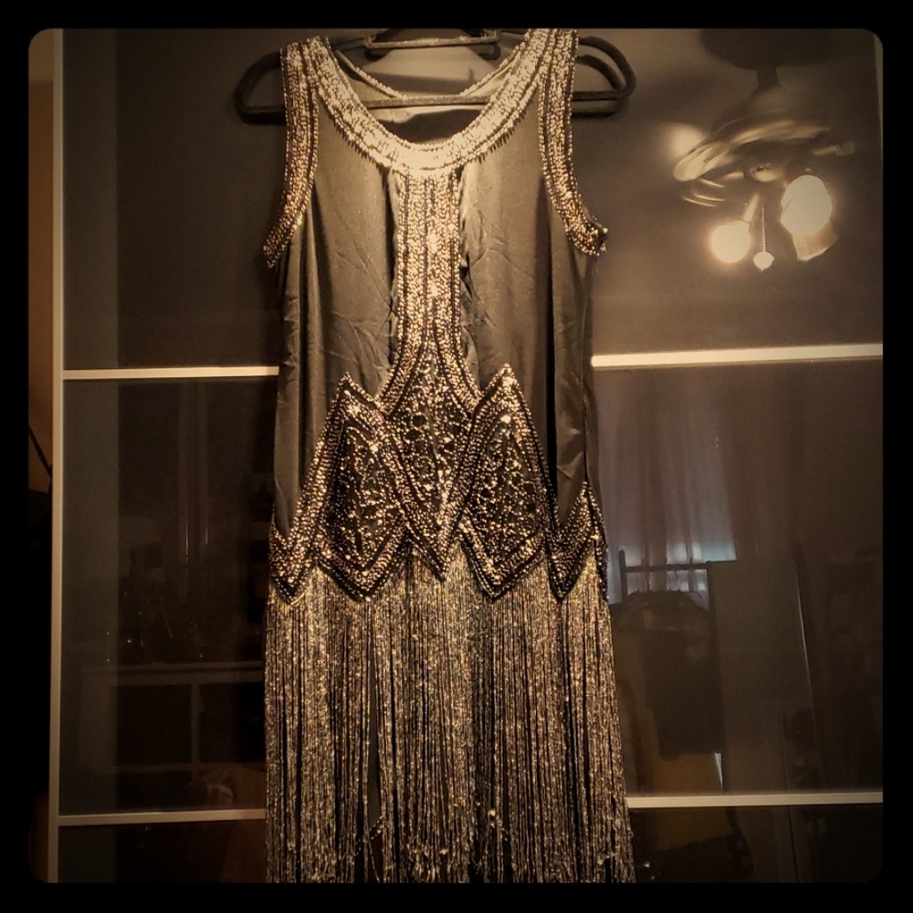 Unique Vintage Flapper Dress (Halloween perfect)